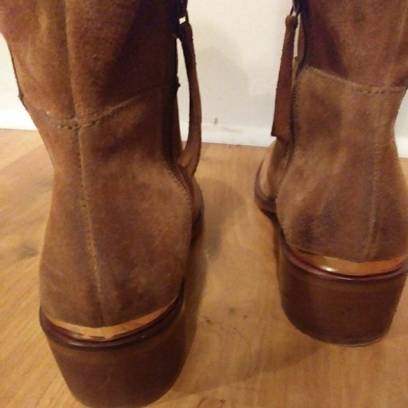 Rustic boots - Picture 3 of 4
